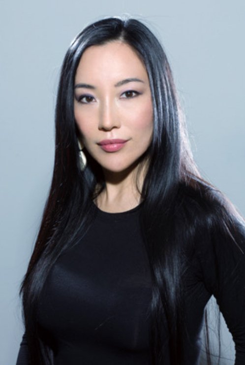 Award Winning Artist pioneering Wellness intersecting AI, Metaverse and Blockchain